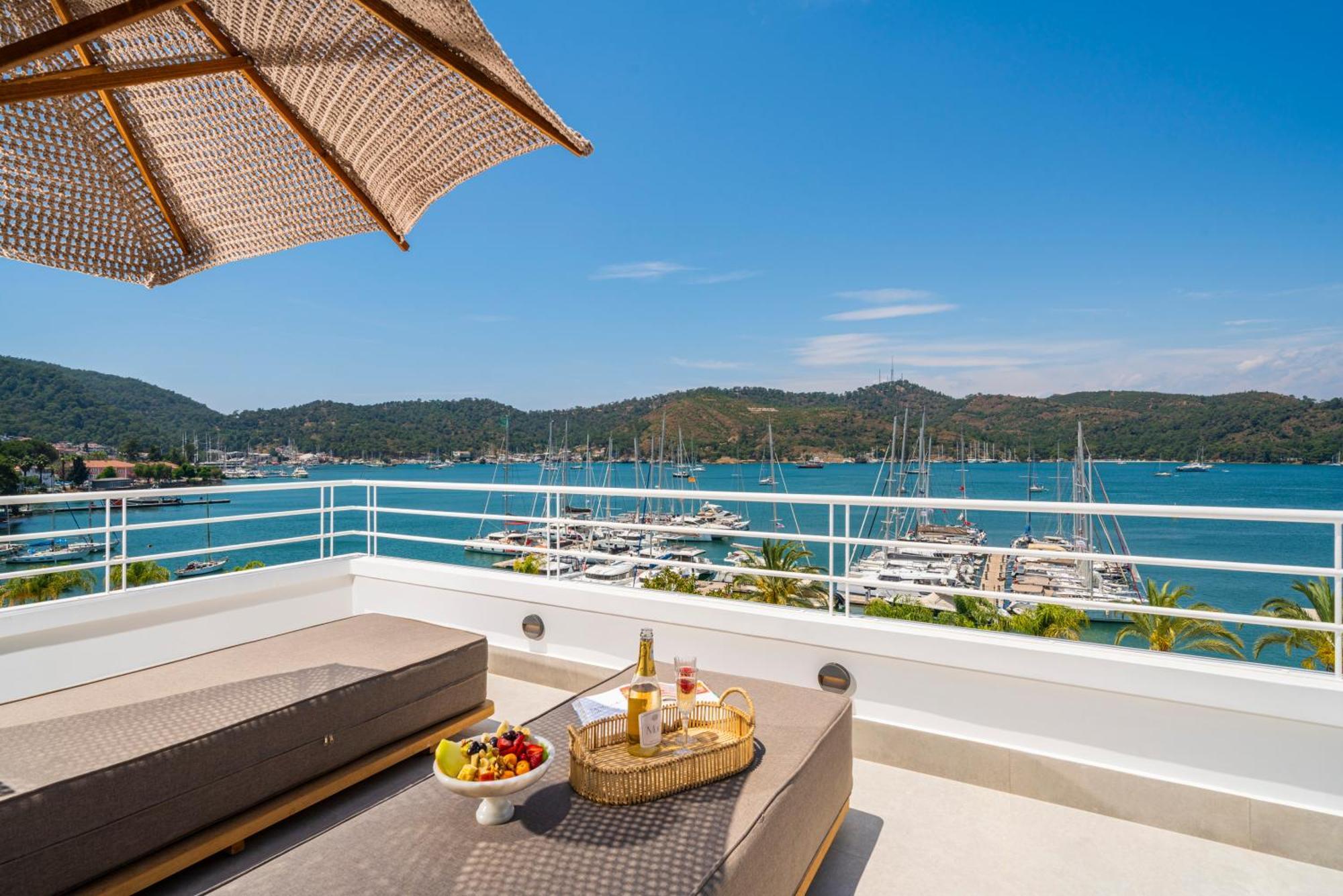 Yacht Classic - Boutique Class Hotel 4*